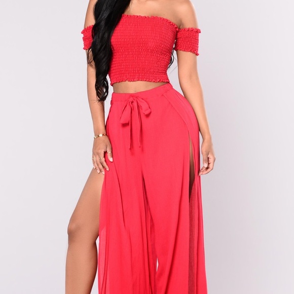 Red cuffed sleeve crop top - Picture 2 of 5